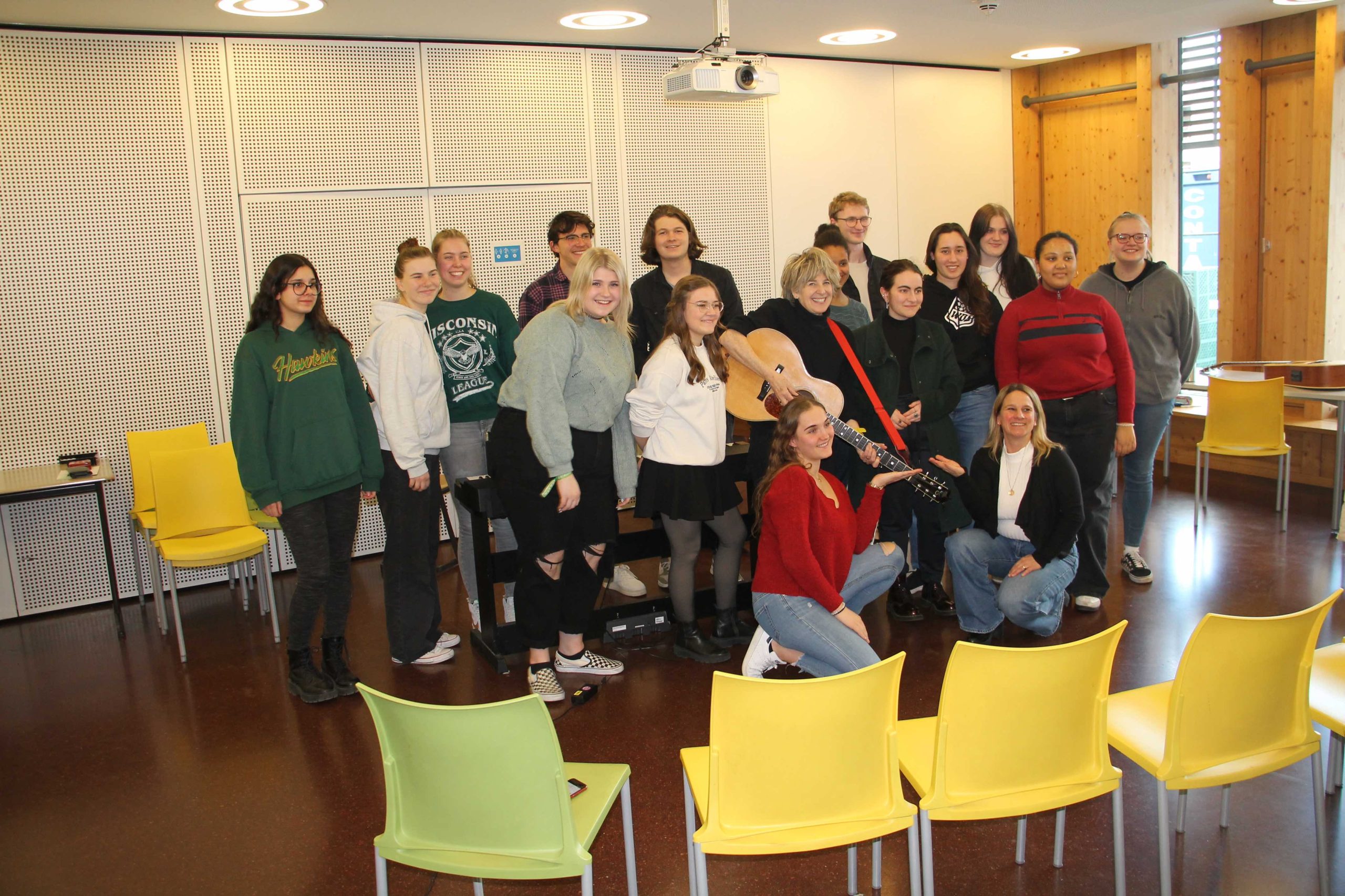 Songwriting-Workshop und Konzert mit SONiA Rutstein
