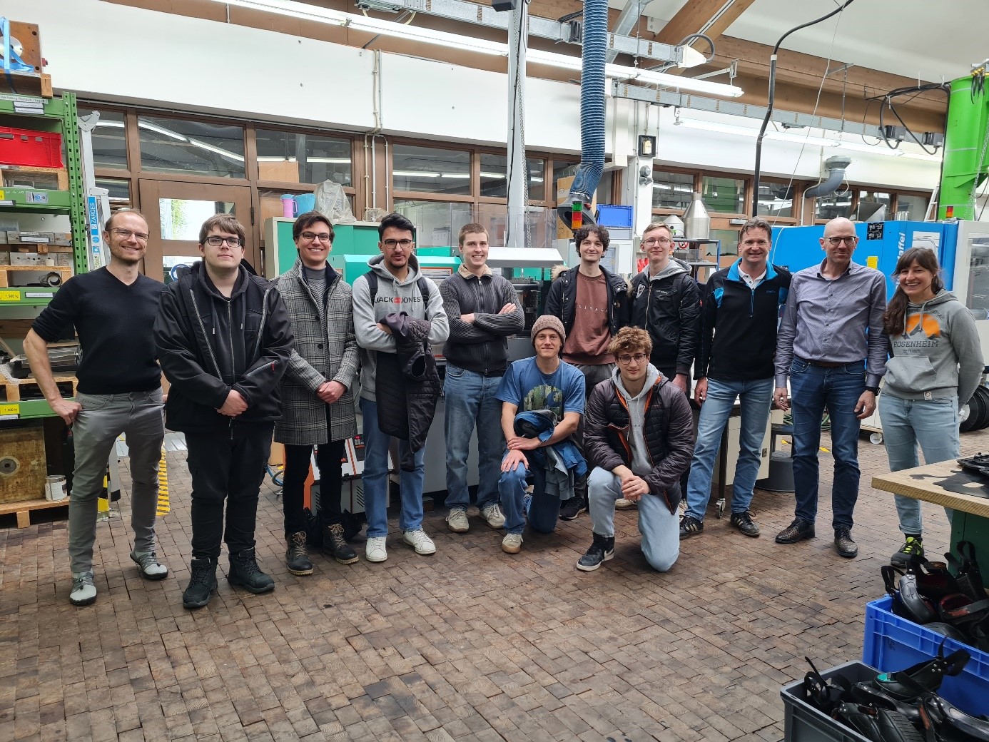 Besuch des Technikums der TH Rosenheim der Chemieklassen der 12. und 13. Jahrgangsstufe